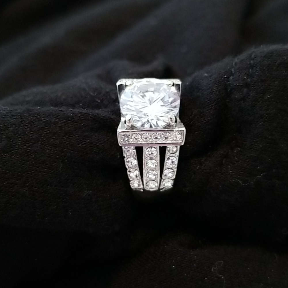 Fashion Engagement Ring